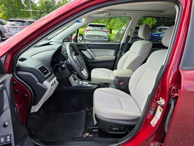 2017 Subaru Forester 2.5i Premium photo 14