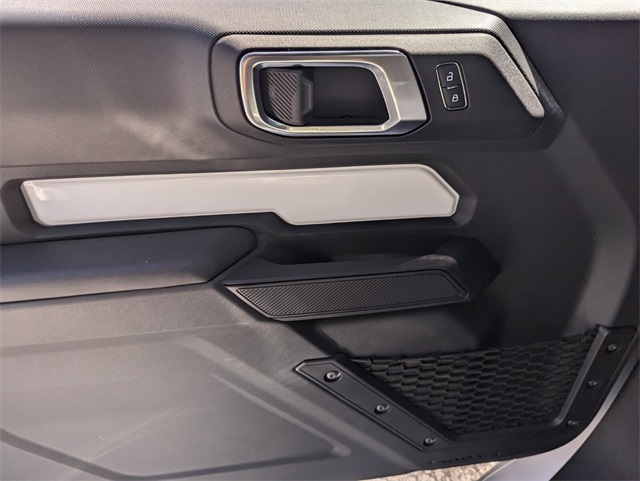 2025 Ford Bronco Base photo 16