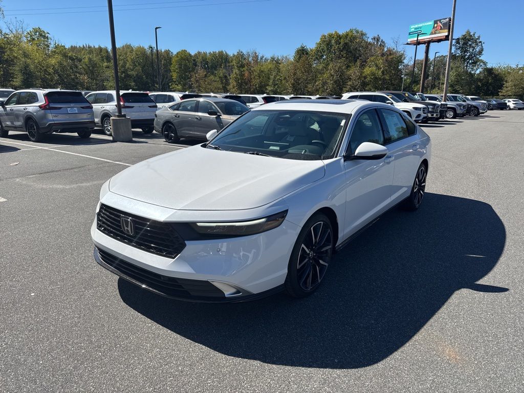 2025 Honda Accord Hybrid Touring photo 3
