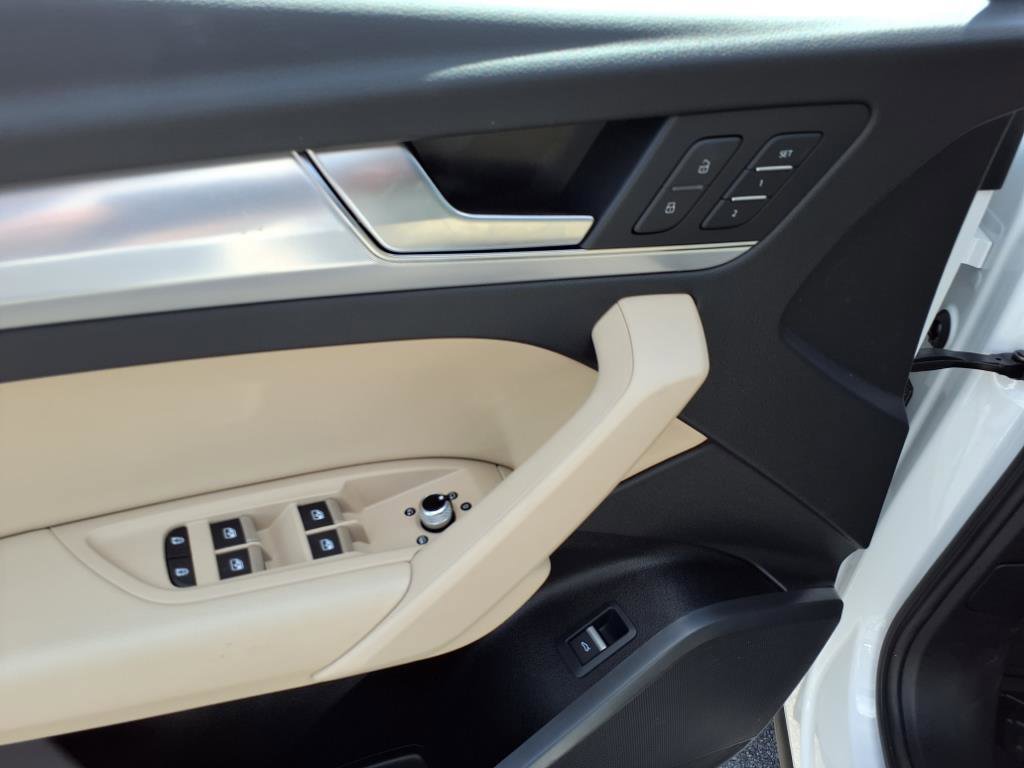 2025 Audi Q5 S line Premium photo 13