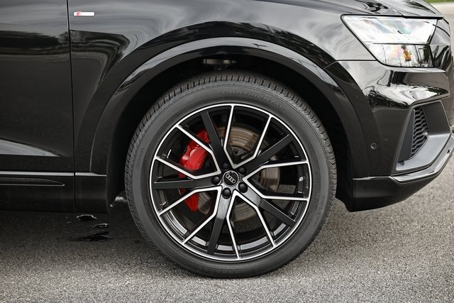2023 Audi Q8 55 Premium Plus photo 2