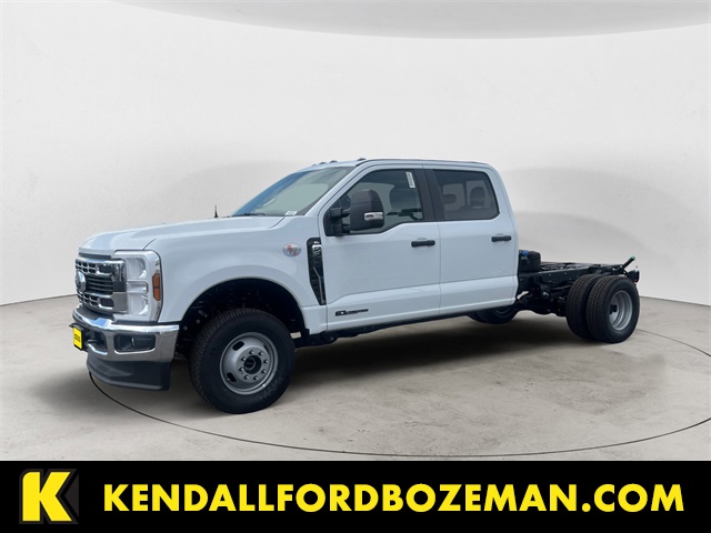 2025 Ford F-350 Super Duty Chassis Cab XL's photo