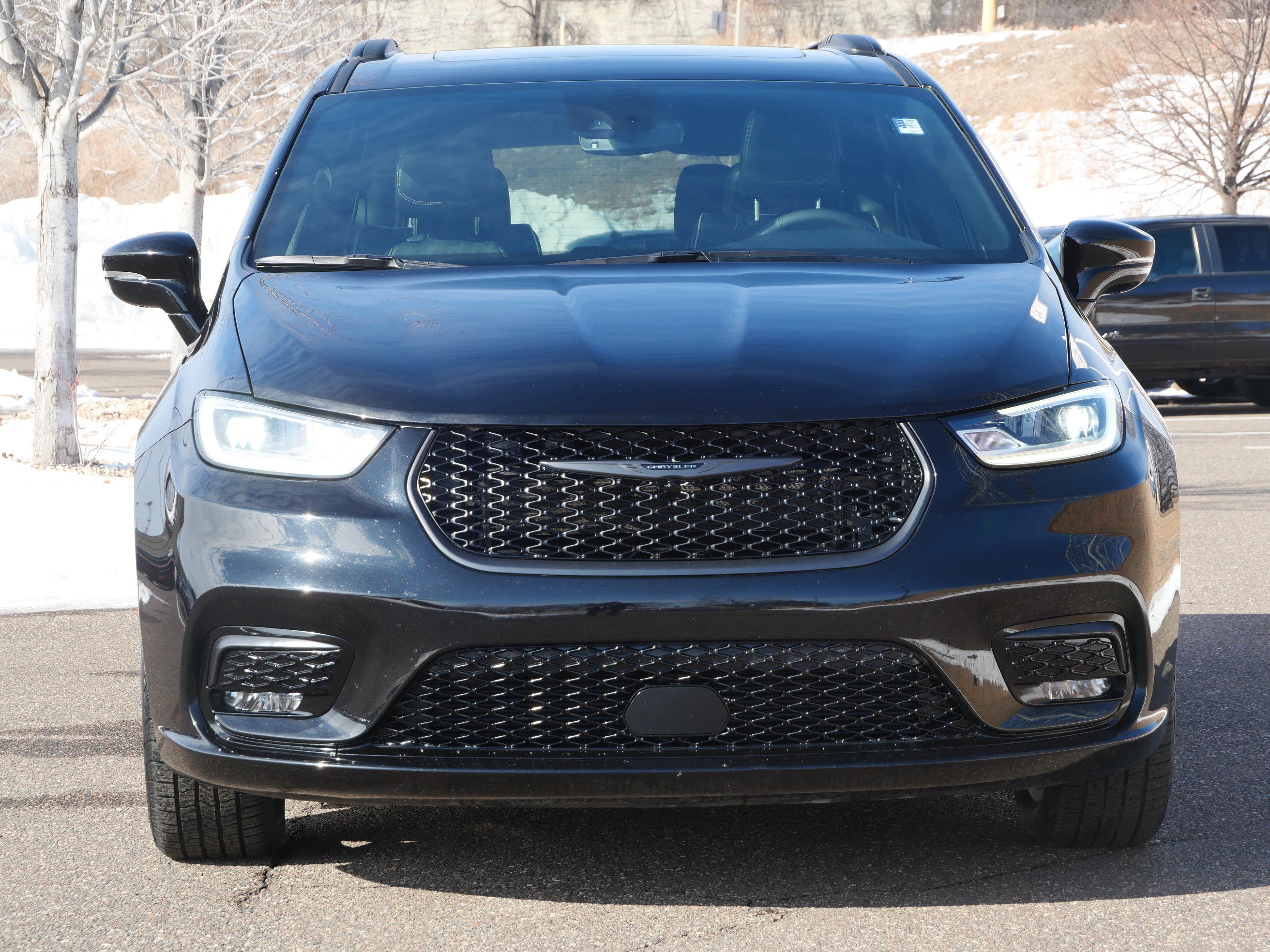 Used 2025 Chrysler Pacifica Limited with VIN 2C4RC1GG4SR569398 for sale in Eden Prairie, Minnesota