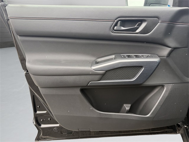 2025 Nissan Pathfinder Rock Creek photo 11