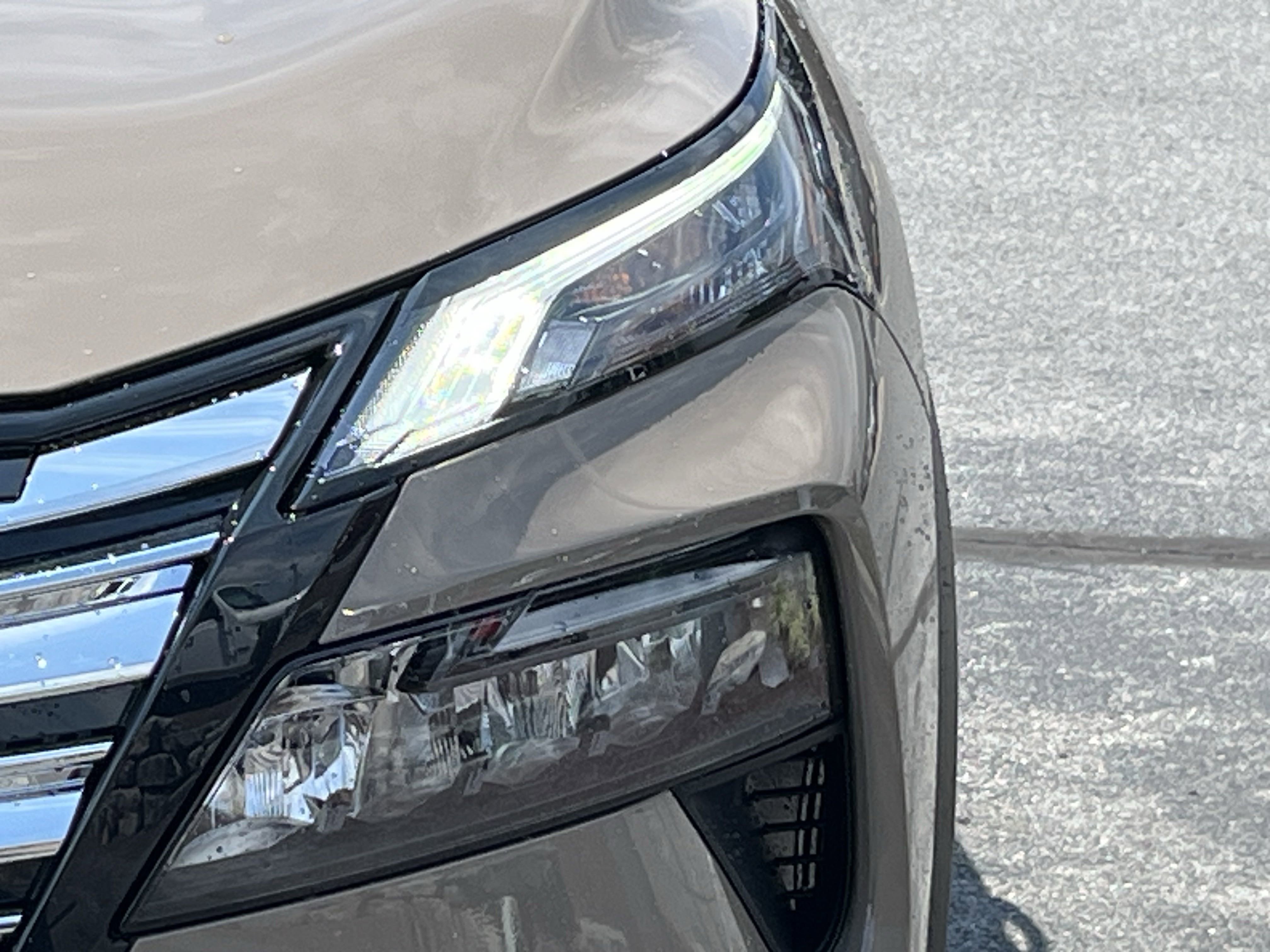 2025 Nissan Rogue SL photo 2