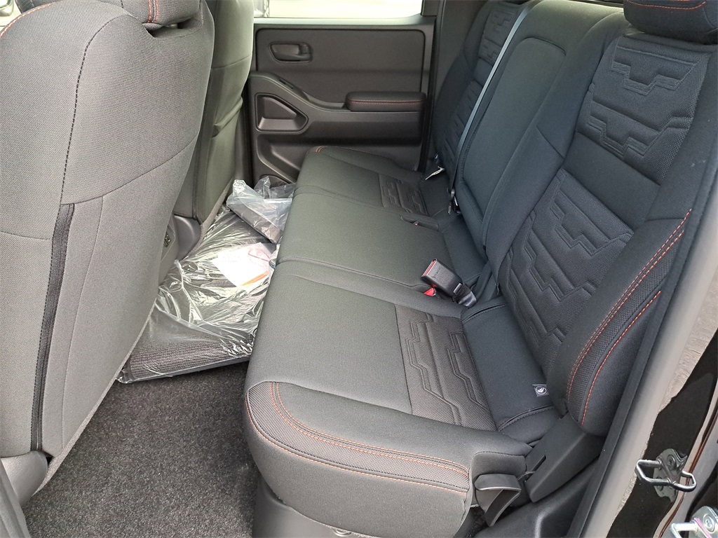 2026 Nissan Frontier Crew Cab PRO-4X photo 12
