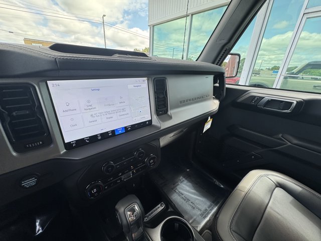 2025 Ford Bronco Outer Banks photo 14