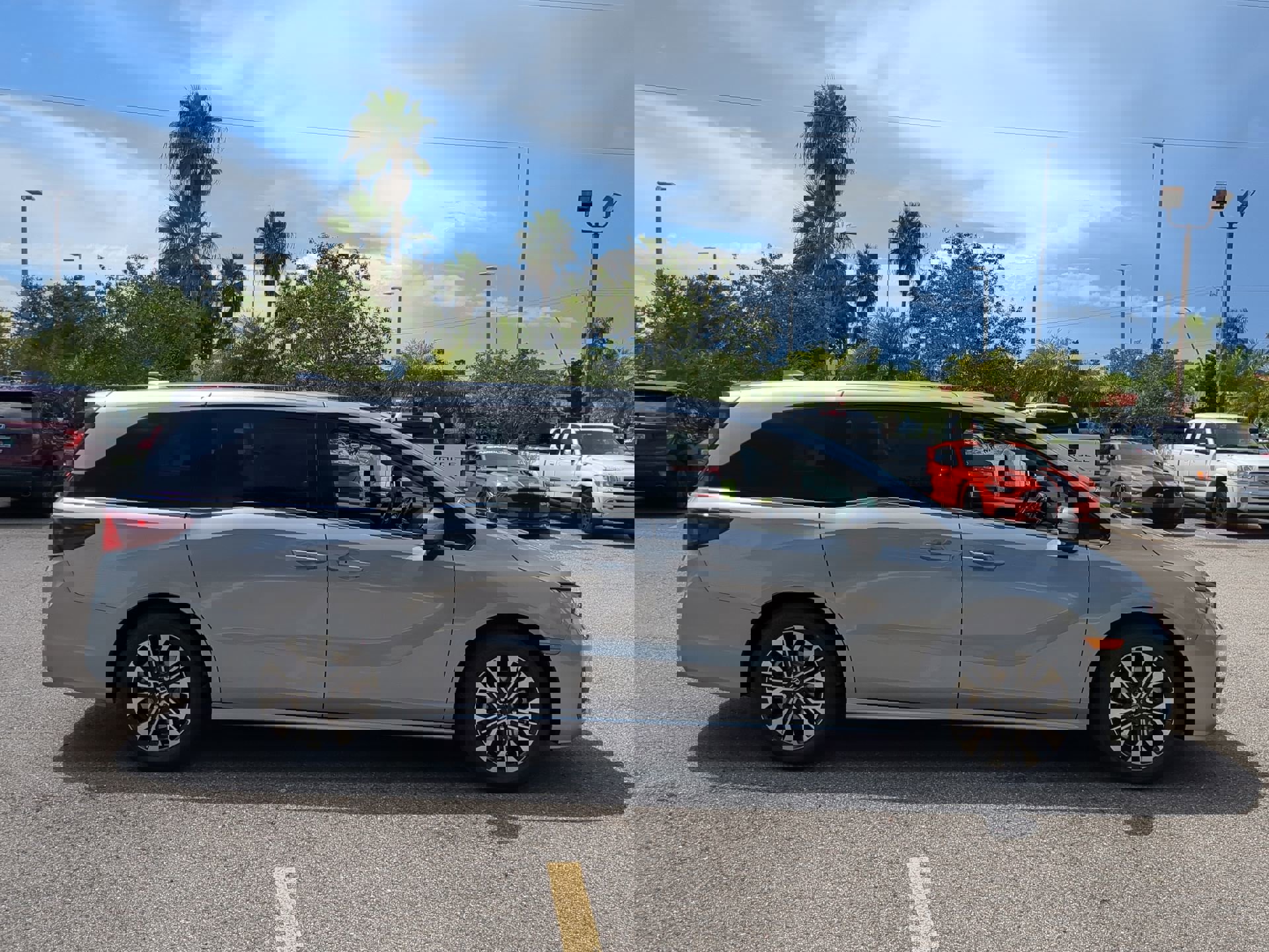 2026 Honda Odyssey Elite photo 4