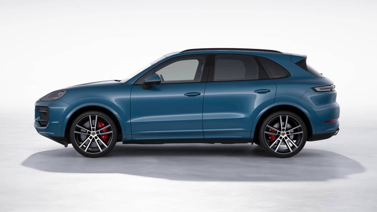 2026 Porsche Cayenne S photo 2