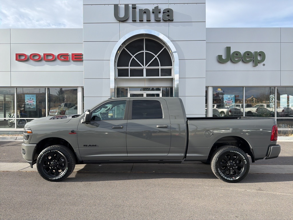 2026 RAM Ram 3500 Pickup Laramie's photo