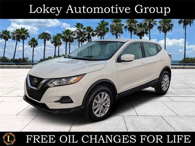 2022 Nissan Rogue Sport S's photo