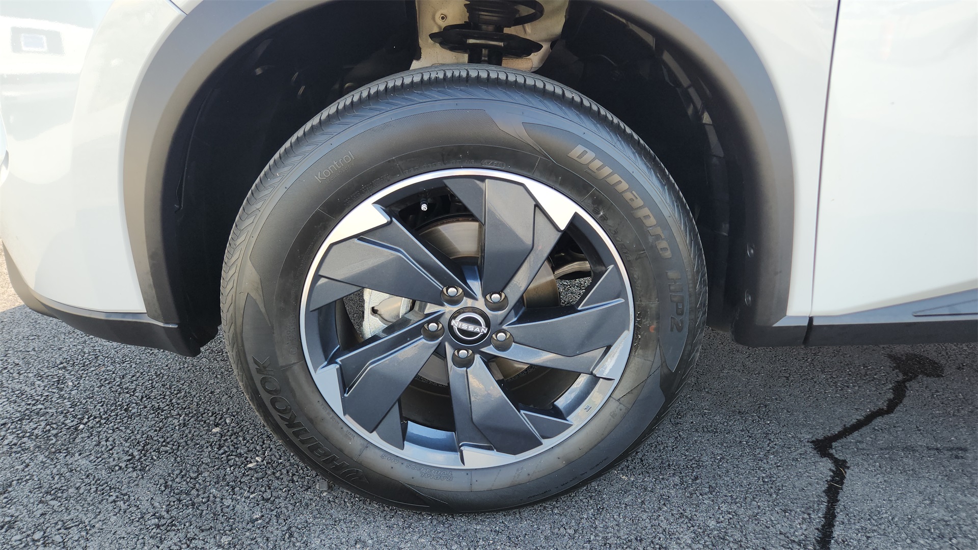 2025 Nissan Rogue SV photo 28