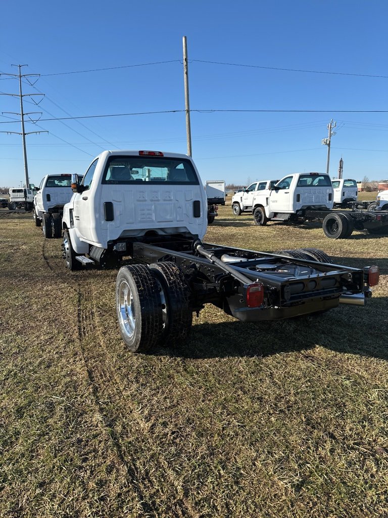 2024 Chevrolet Silverado 4500HD Work Truck photo 2