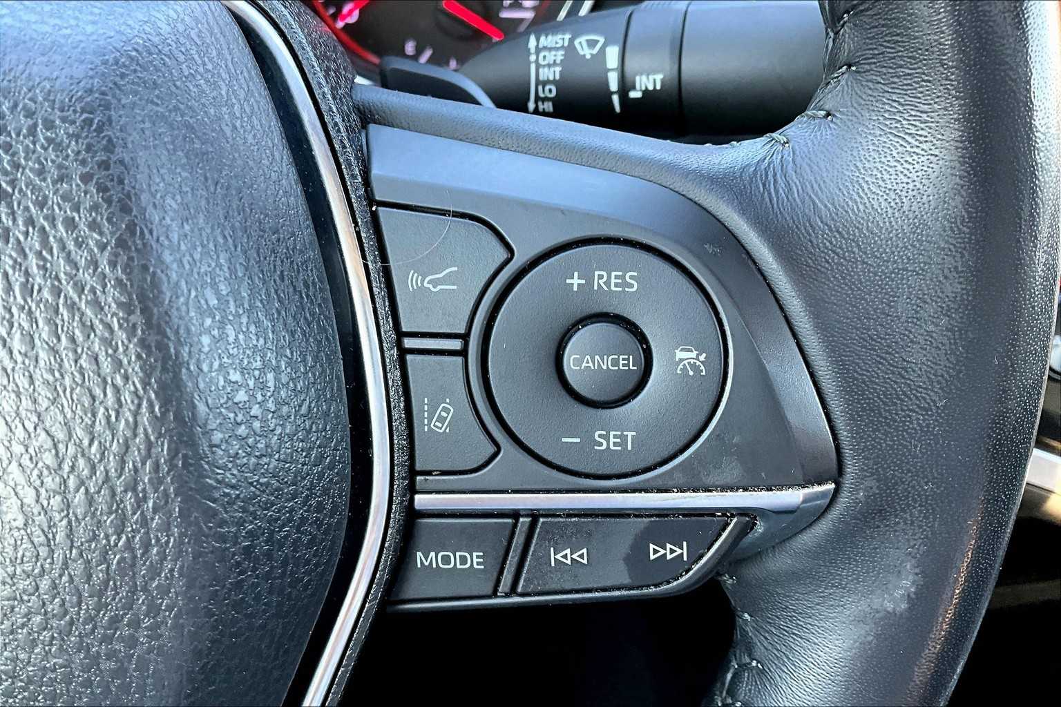 2019 Toyota Camry XLE V6 photo 21
