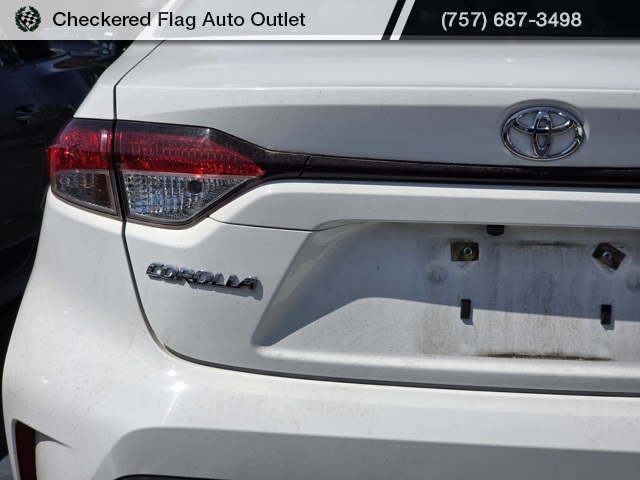 2020 Toyota Corolla LE photo 7