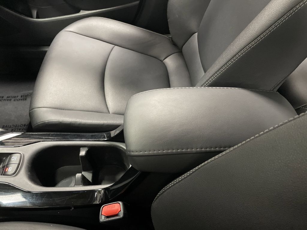 2023 Toyota Corolla Cross XLE photo 20