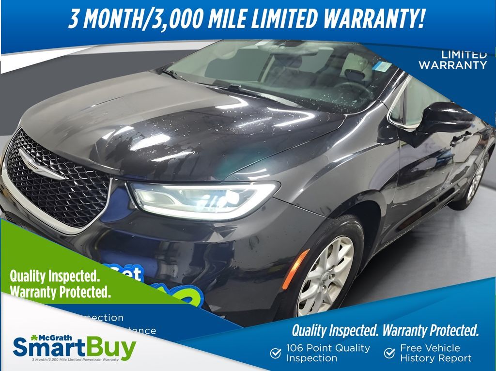 2022 Chrysler Pacifica Touring L's photo