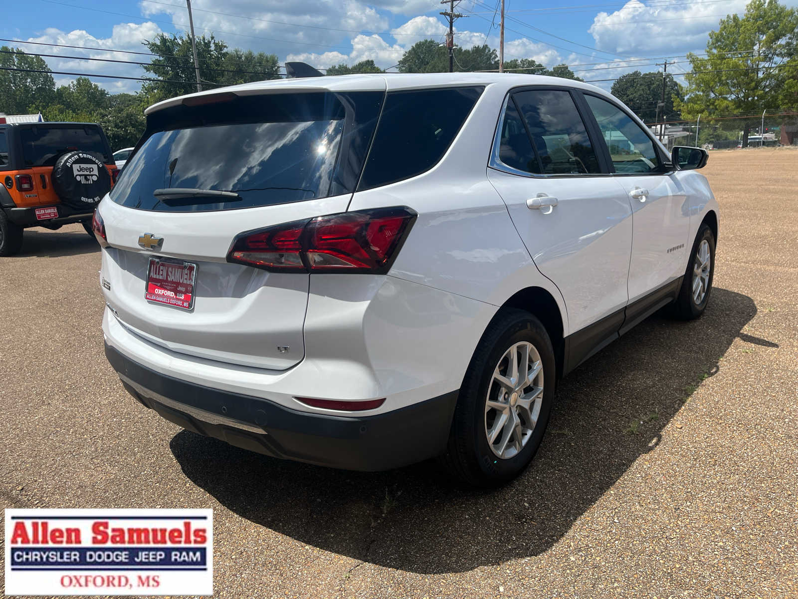 2024 Chevrolet Equinox LT photo 3