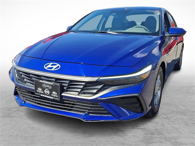 2024 Hyundai Elantra SE photo 4