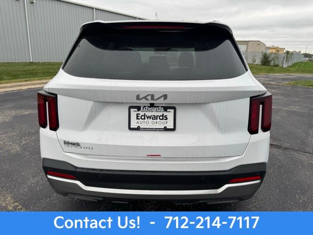 2025 Kia Sorento S photo 4