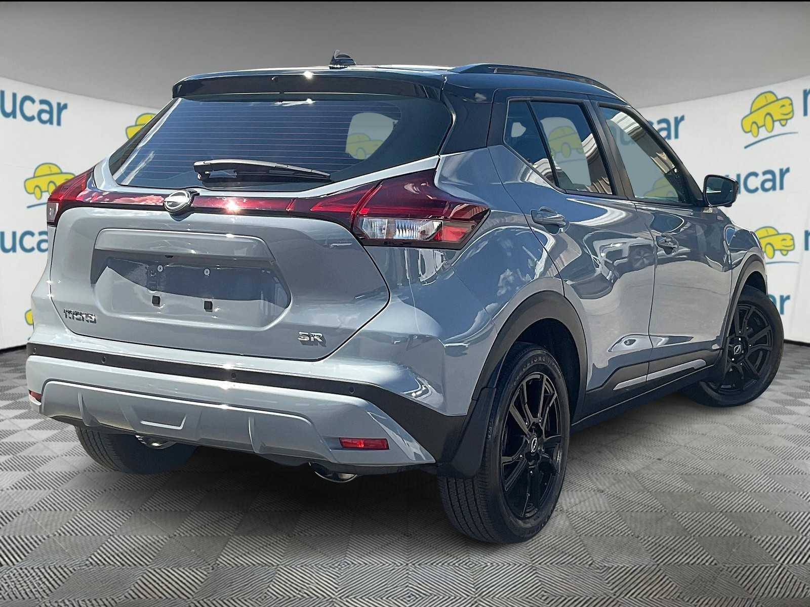 2023 Nissan Kicks SR photo 6