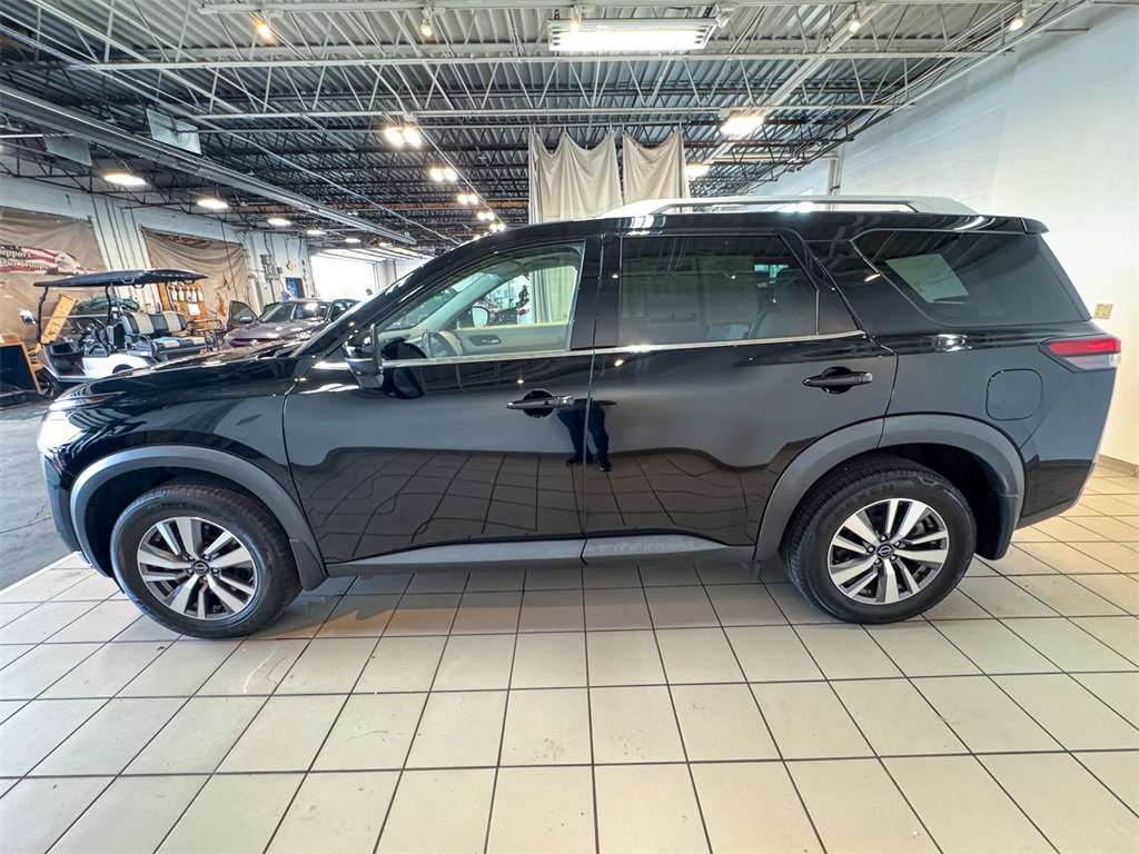 2022 Nissan Pathfinder SL photo 9