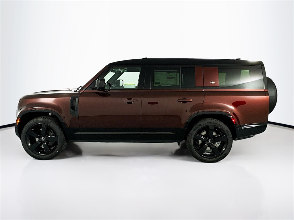 2024 Land Rover Defender 130 X-Dynamic SE photo 6