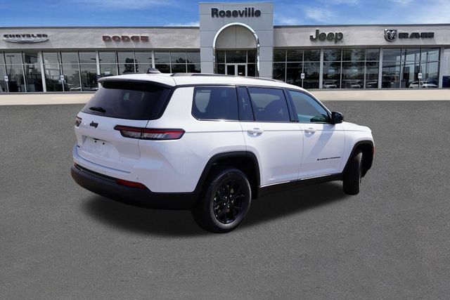 2025 Jeep Grand Cherokee Altitude photo 3