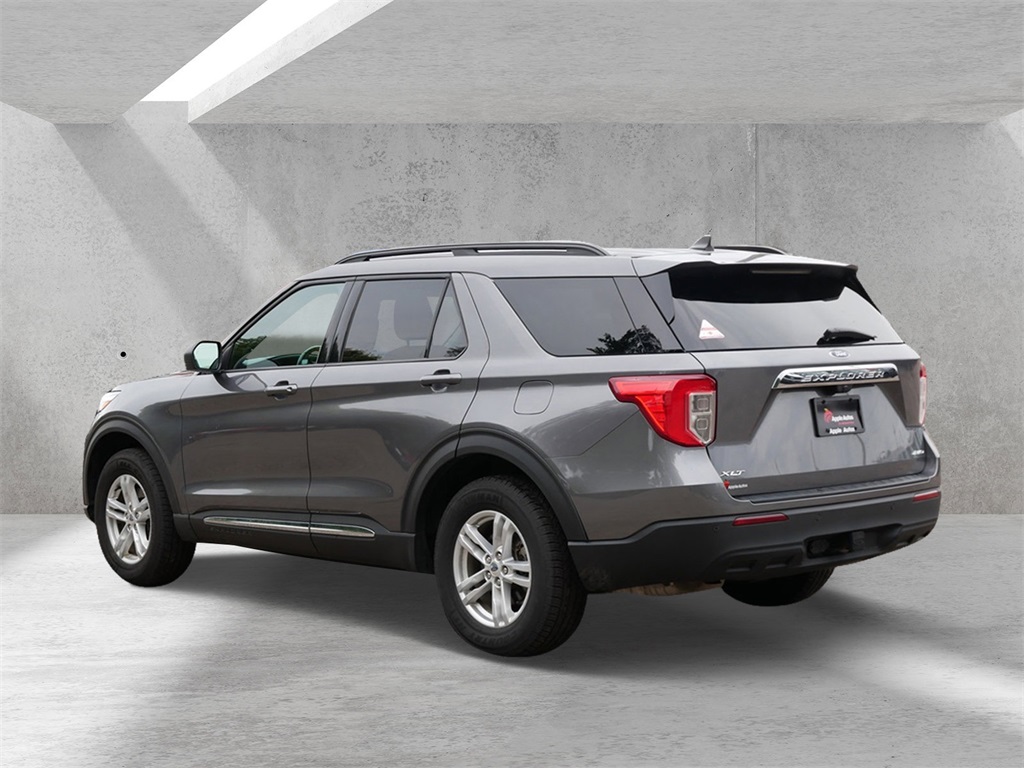 2021 Ford Explorer XLT photo 3