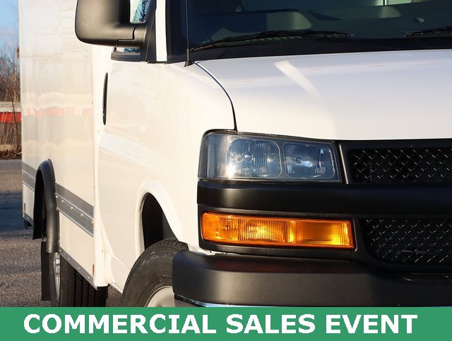 2024 Chevrolet Express Cutaway 3500 photo 4