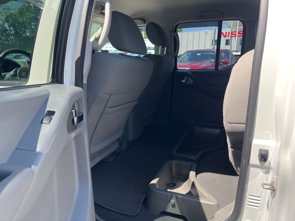 2021 Nissan Frontier SV photo 14