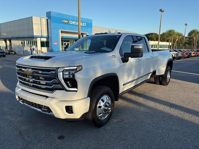 2026 Chevrolet Silverado 3500HD High Country photo 3