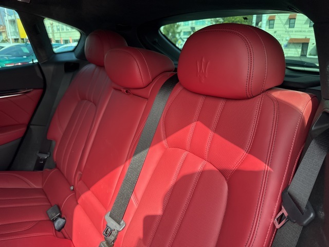 2022 Maserati Levante GT photo 2