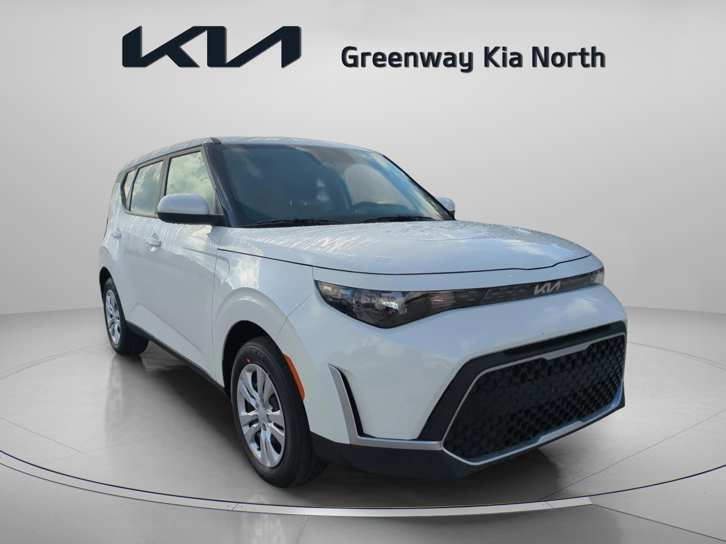 2025 Kia Soul LX's photo