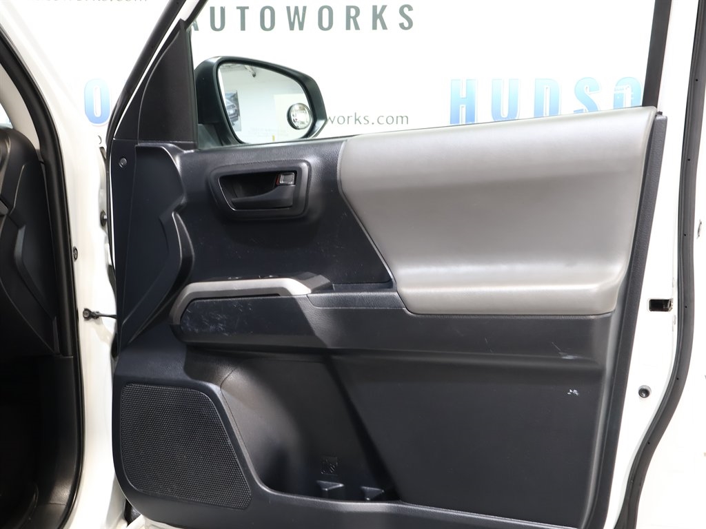 2018 Toyota Tacoma SR5 Access Cab V6 4x4 photo 20