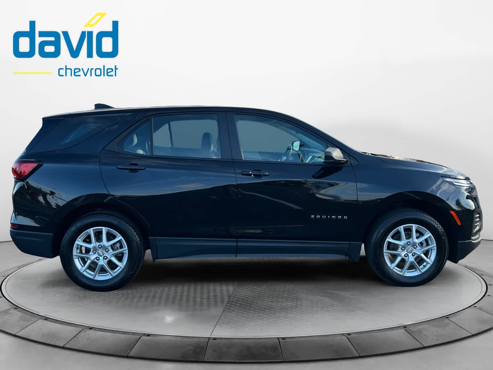 2024 Chevrolet Equinox LS photo 2