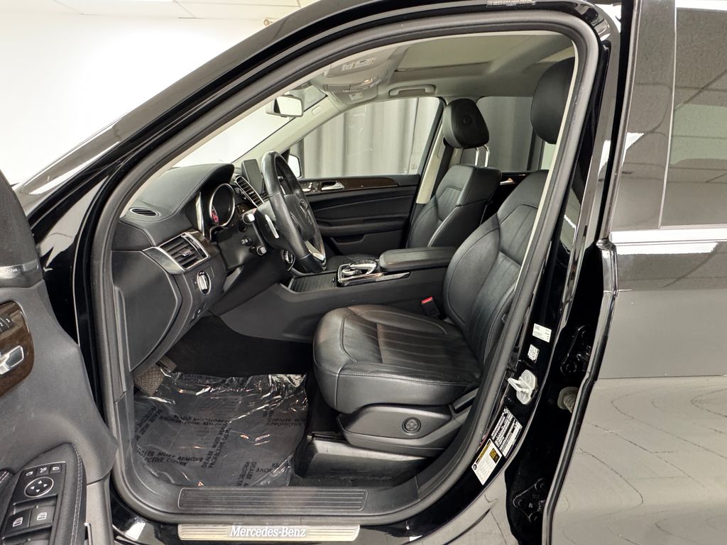2018 Mercedes Benz GLS 450 4MATIC photo 9