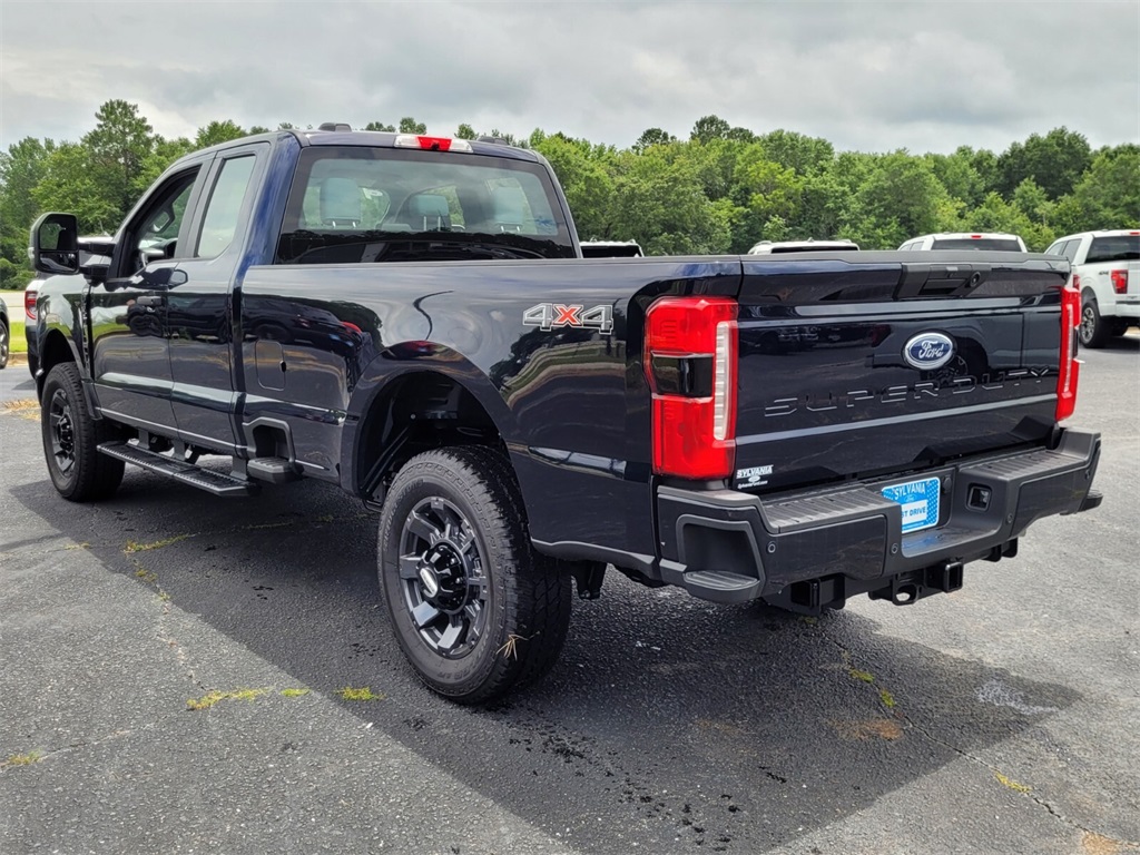 2025 Ford F-350 XL photo 9