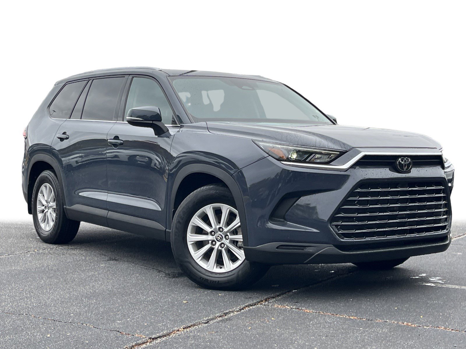2024 Toyota Grand Highlander XLE photo 2