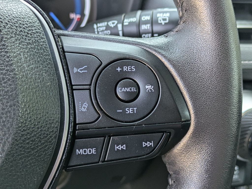 2024 Toyota RAV4 Hybrid photo 16
