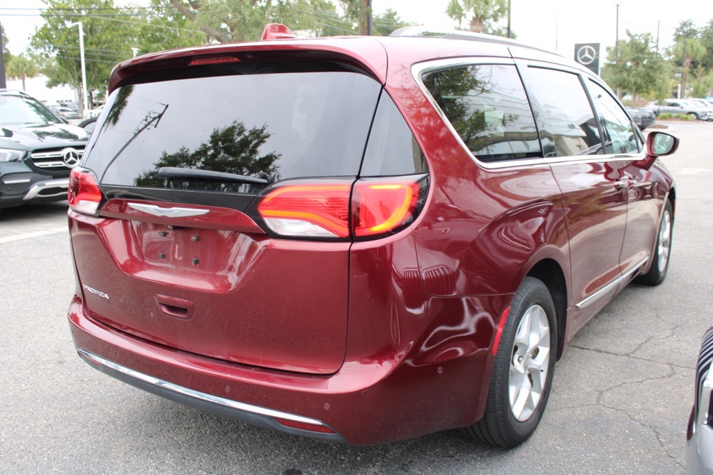 2017 Chrysler Pacifica Touring Plus photo 6