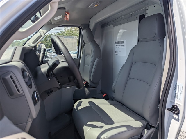 2025 Ford E-350 Base photo 4