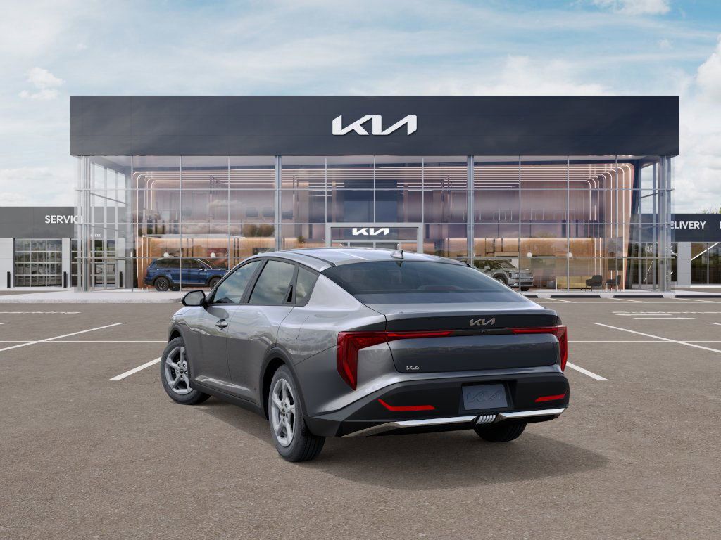 2025 Kia K4 LXS photo 3
