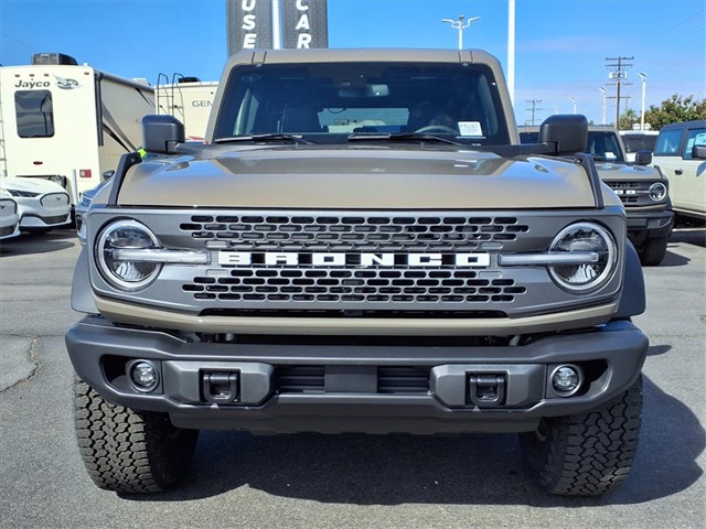 2025 Ford Bronco Badlands photo 2