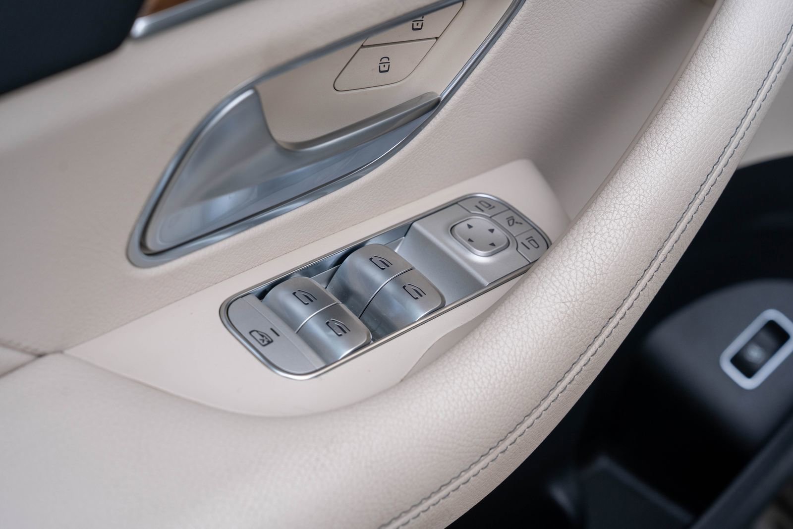 2022 Mercedes Benz GLE 350 photo 4