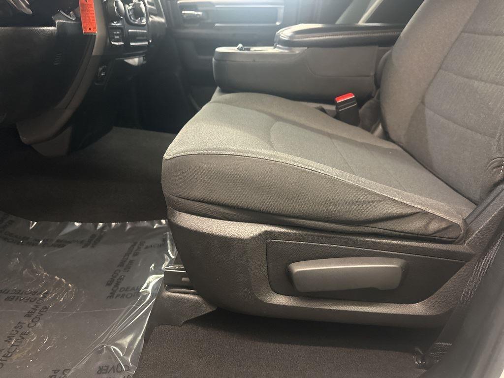 2022 Ram 1500 Classic Warlock photo 6