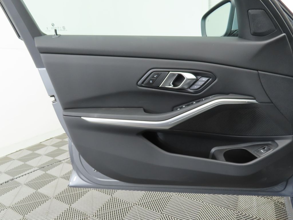 2025 Bmw 330i photo 24