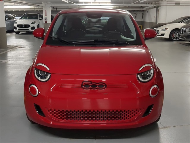 2024 Fiat 500e Red photo 2