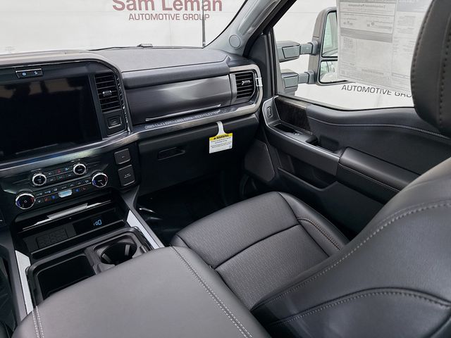 2025 Ford F-250 Lariat photo 23