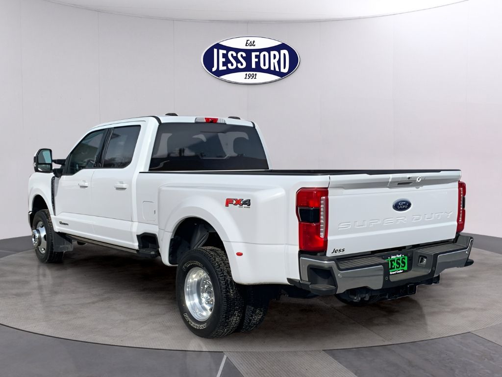 PreOwned 2023 Ford F350 LARIAT 4 Door Crew Cab Long Bed Truck in
